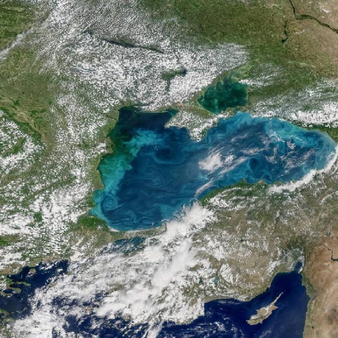 marea neagra turcoaz - nasa