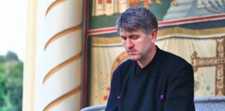 Cristian Pomohaci, imagini controversate pe Facebook! Cum se fotografiază după ce a fost exclus din preoţie cristian pomohaci