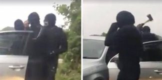 sofer taiat cu un topor