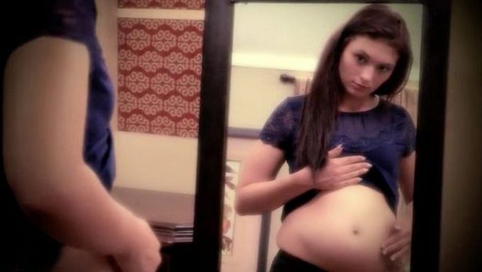 sustine ca e insarcinata cu copilul lui iisus