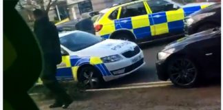 ostatici la mall Marea Britanie