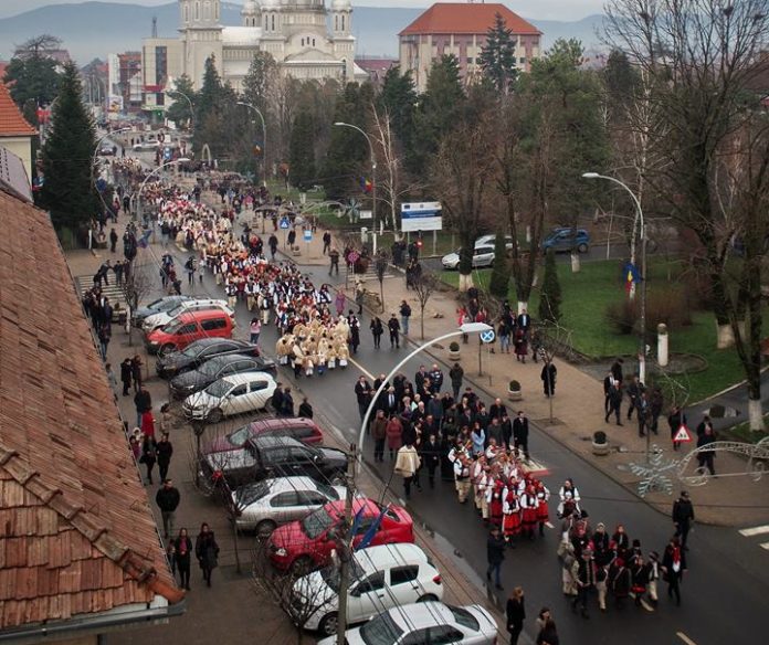 Festivalul Datinilor şi Obiceiurilor de Iarnă Festivalul Datinilor şi Obiceiurilor de Iarnă