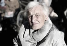Scrisoarea unei bătrâne către tinerii din România: Dragii mei, când încă făceați pipi în pantaloni și caca la oliță… mesajul unei batrane catre tineri